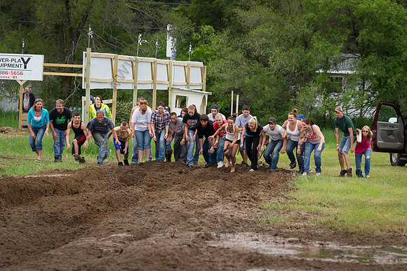 Dash for Cash - Mud Wrestling- 001