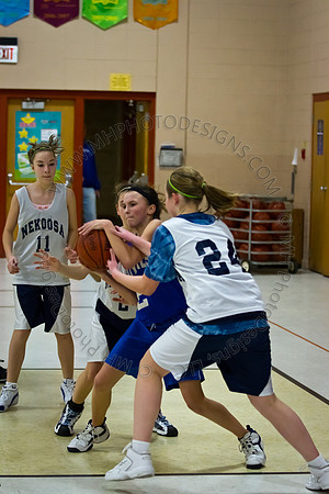 Nekoosa AMS Girls B-Ball 2011 (7th Grade)-007