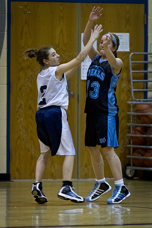 Nekoosa AMS Girls B-Ball 2011 (7th Grade)-013