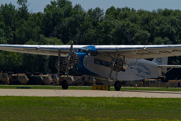 EAA AirVenture 2011-171