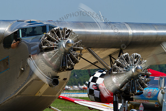 EAA AirVenture 2011-165
