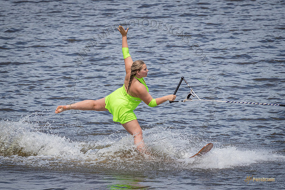 Lizzy Walker - Swivel 2017-006